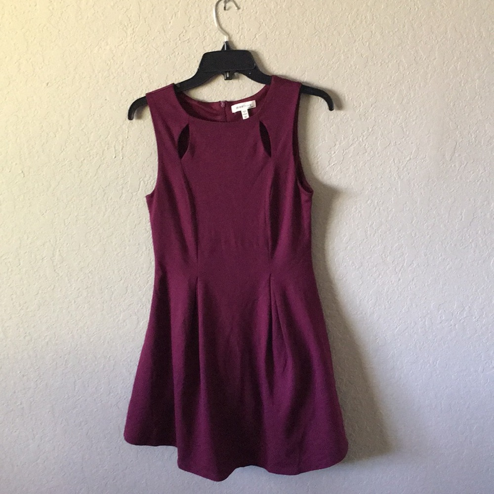 Monteau Los Angeles Dress w/ Cut Out Detail Sz M